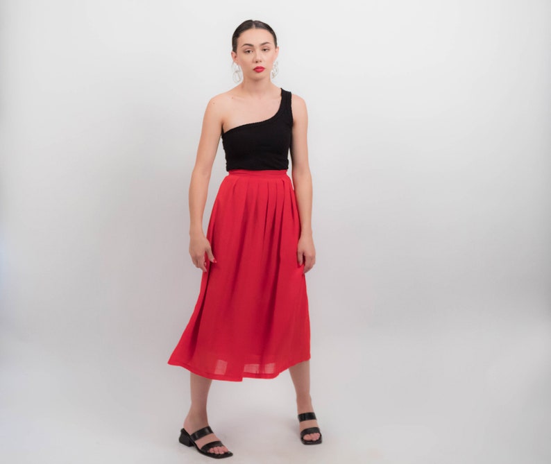 Vintage RED Midi Skirt. 80s High-Waisted Skirt. Vintage 80s Skirt. High-Waisted Pleated Skirt. Full Gathered Skirt. size: 25W / S image 7