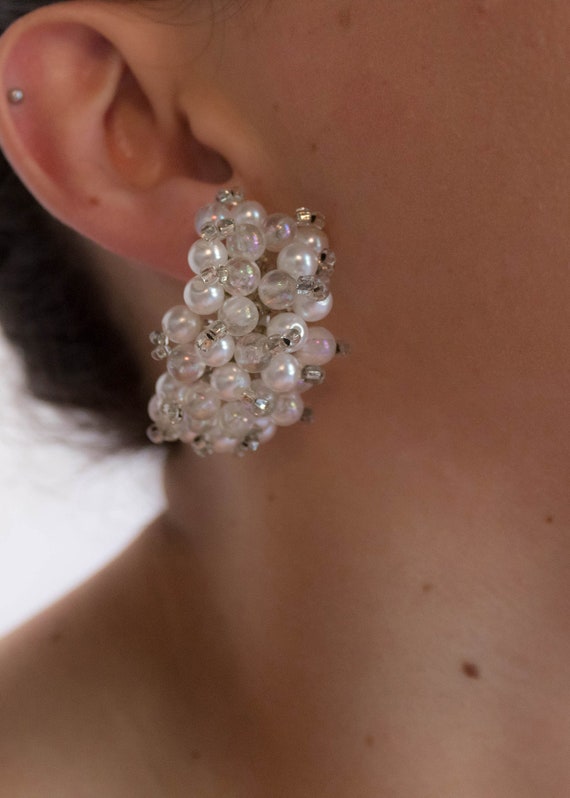 80s Faux Pearl Cluster Earrings - image 3