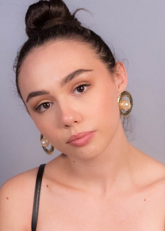 Geometric Hammered Round Pearl Drop Earrings - image 6