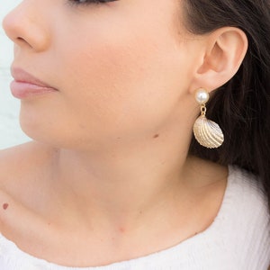 SHELL Dangle Earrings. Ocean Earrings.Faux Pearl Earrings. Organic Shell Earrings. Summer Wedding Jewelry. Trendy Shell Earrings image 7