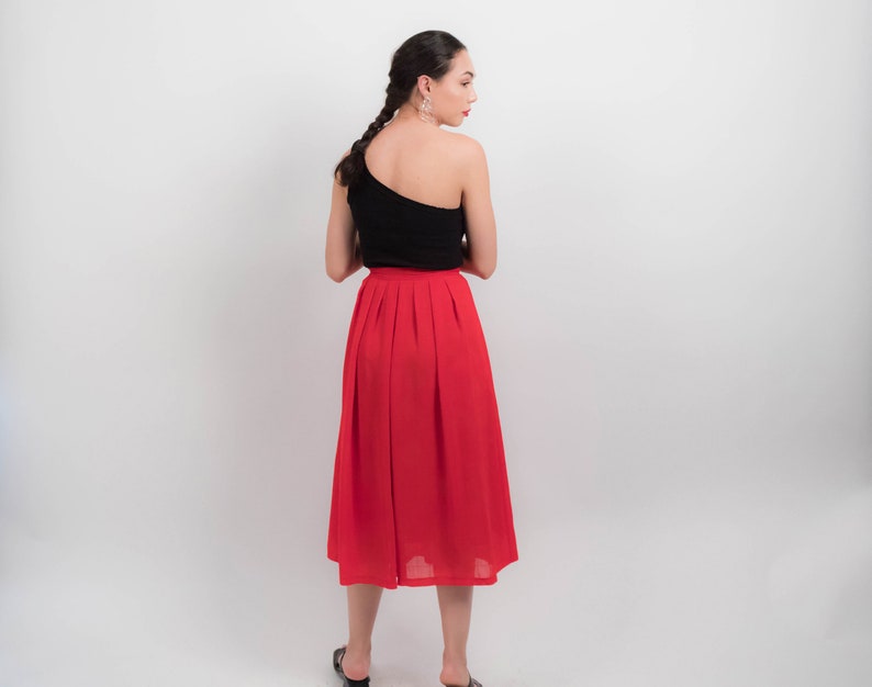 Vintage RED Midi Skirt. 80s High-Waisted Skirt. Vintage 80s Skirt. High-Waisted Pleated Skirt. Full Gathered Skirt. size: 25W / S image 8