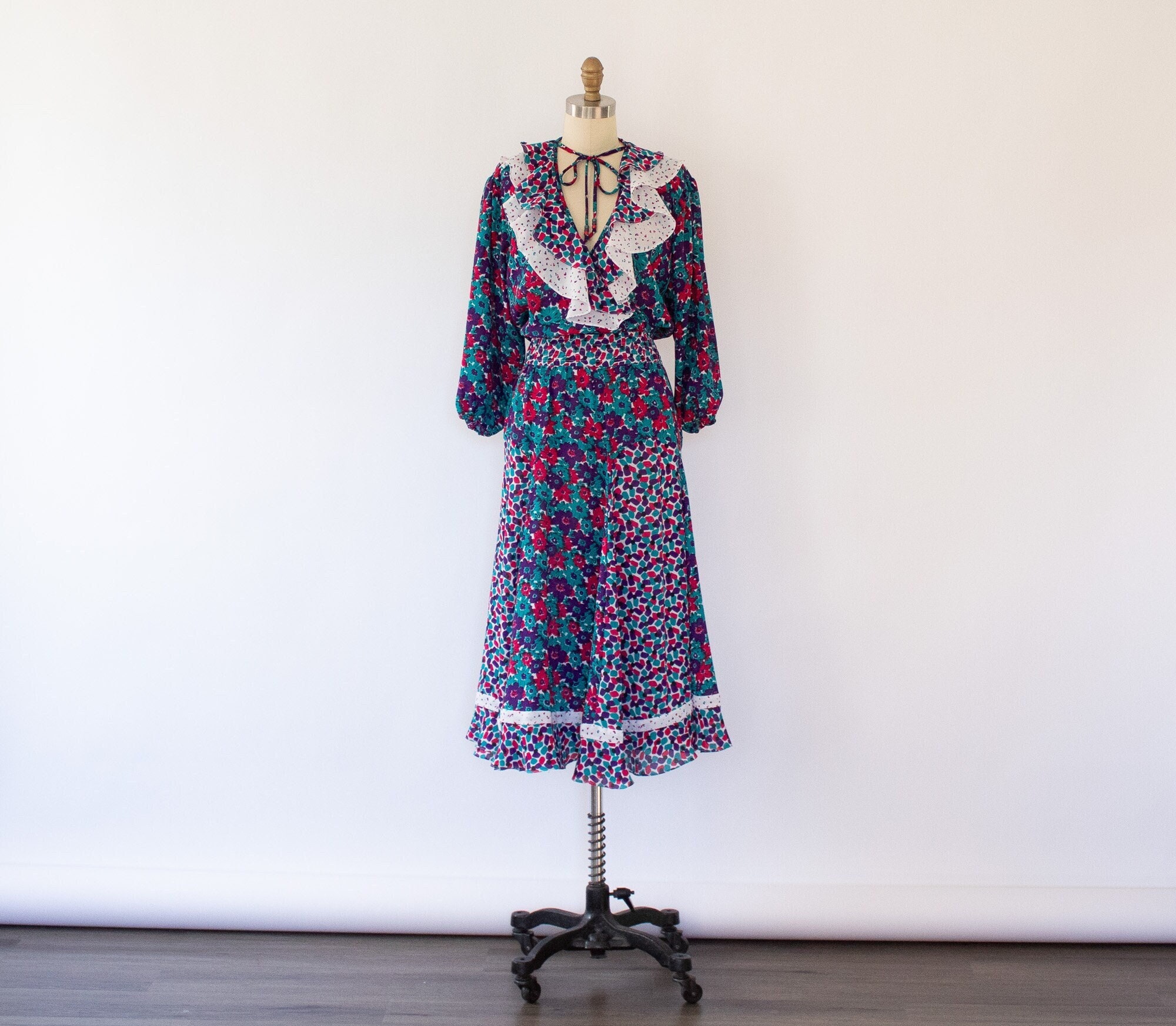 Beautiful assorti Susan freis women's vivid color dress M