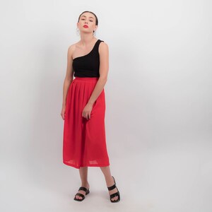 Vintage RED Midi Skirt. 80s High-Waisted Skirt. Vintage 80s Skirt. High-Waisted Pleated Skirt. Full Gathered Skirt. size: 25W / S image 6