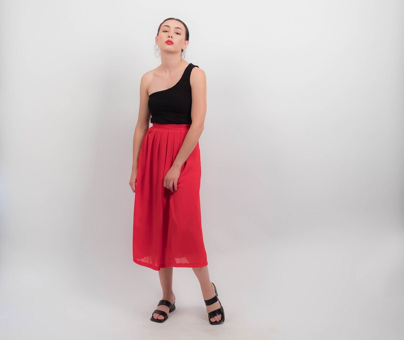 Vintage RED Midi Skirt. 80s High-Waisted Skirt. Vintage 80s Skirt. High-Waisted Pleated Skirt. Full Gathered Skirt. size: 25W / S image 6