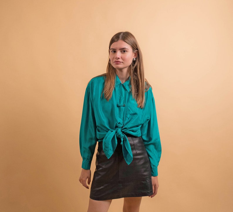 Oversized Silk Blouse / Vintage 90s Shirt / Asian Blouse / Minimalist Blouse / Silky Shirt / Waist Tie Blouse Δ size: XS/S/M image 4