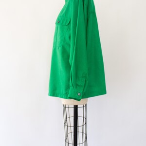 90s Kelly Green Utility Blouse, Vintage Oversized Double-Pocket Crinkled Shirt XS-M image 8