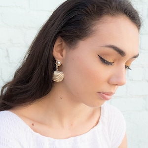 SHELL Dangle Earrings. Ocean Earrings.Faux Pearl Earrings. Organic Shell Earrings. Summer Wedding Jewelry. Trendy Shell Earrings image 10