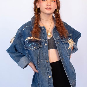 Oversized 80s Studded Southwestern Denim Jacket se adapta a los tamaños XS / S / M imagen 7