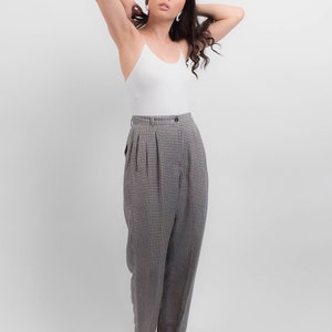 Liz Claiborne LINEN Trousers. Vintage Gingham Trousers. 90s Plaid Pants. Linen Blend Trousers. Picnic Gingham Pants. size: 27W / M image 4