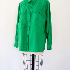 90s Kelly Green Utility Blouse, Vintage Oversized Double-Pocket Crinkled Shirt XS-M image 7