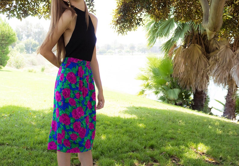 Floral Silk Skirt / High-Waisted Skirt / Floral Skirt / Vintage 80s Skirt / Knee Length Skirt / Silk Skirt / 80s Skirt Δ size: S/M image 3