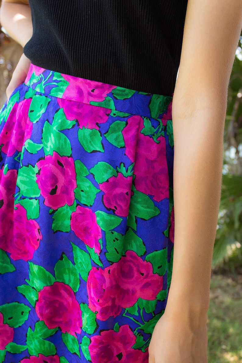 Floral Silk Skirt / High-Waisted Skirt / Floral Skirt / Vintage 80s Skirt / Knee Length Skirt / Silk Skirt / 80s Skirt Δ size: S/M image 2