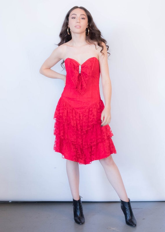 fitted lace wedding dress Red Lace V-Neck Tiered Trumpet Prom Dress