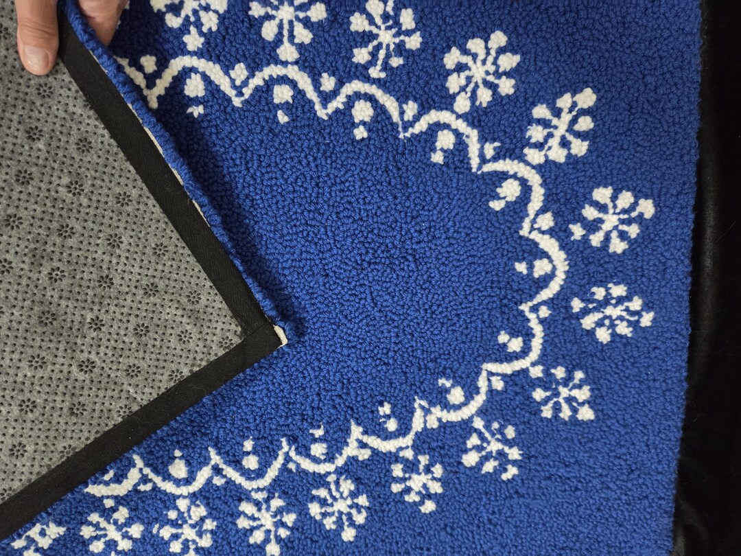 Pyrex Rug Pyrex Inspired Punch Rug – Blue Snowflake Garland - Etsy