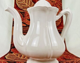 Red-Cliff Heirloom Ironstone 5 Cup Coffee Pot with Lid White Vintage USA