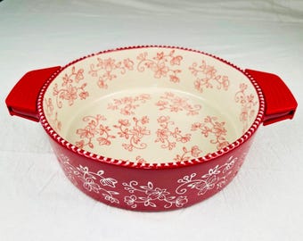 Temp-tations Floral Lace Red Round 2.5qt Baker Stoneware with Silicone Grips