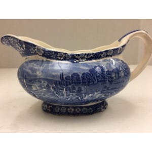 Palissy Pottery England Fawley Court Henley Gravy Boat A254