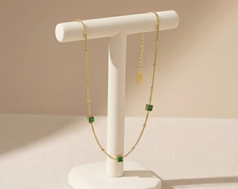 Minimalist gold necklace with green stones | Elegant women's necklace | Delicate gold necklace | Fine jewelry gift for women | Green stone necklace
