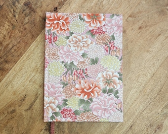 Diario A5 hecho a mano, tapa dura (floral rosa), 180 páginas, papel FSC de 120 g/m², algodón con impresión japonesa, rayado/punteado/en blanco.