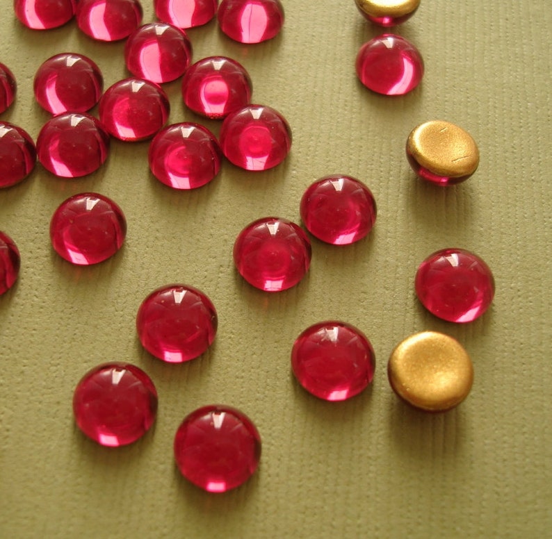 Vintage Glass Cabochon Round Gold Foiled Fuchsia Czech Glass, 7mm. image 1