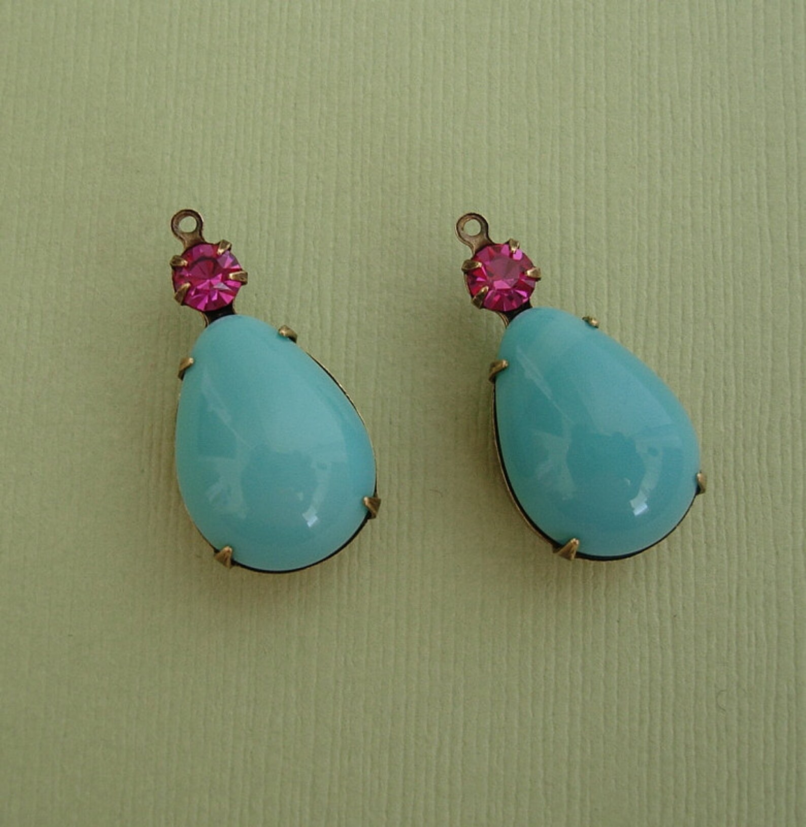 2pcs Vintage Turquoise Pear Shaped Glass and Round Fucshia Etsy