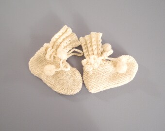 Vintage 1940s Hand-Knitted Cream Baby Booties - Size 6-9 Months