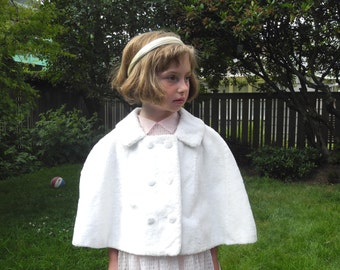 Vintage Girl's Clothes, 1960's Ivory Faux Fur Girl's Capelet, Vintage Ivory Girl's Capelet, Girl's Ivory Cape, Girl's Cape, Size 5-6