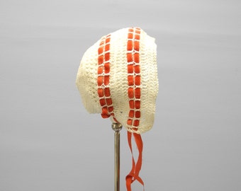 Vintage Early 1900s Handmande Ivory & Red Velvet Crocheted Baby Bonnet - Size 3-6 Months