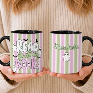 Gepersonaliseerde Halloween Boo boekenmok, leesmok voor boekenliefhebbers, schattige spookmok, griezelig leescadeau, gepersonaliseerde lezersmok