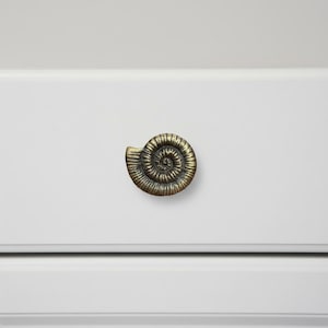 Grande poignée de tiroir décorative en métal