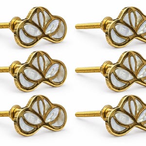 Juego de 6 pomos de latón con forma de mariposa y nácar, herrajes para cajones con diseño floral.