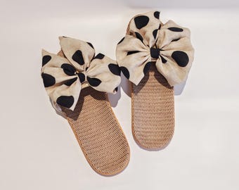 Hand-Sewn Bow Linen Slippers, Khaki Vacation Style Lightweight Slippers,Black Big Pollka Dots Print