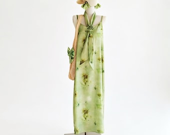 Benutzerdefiniertes handgenähtes Ramie-Tencel-Kleid, Belegkleid mit V-Ausschnitt, grüner Blumendruck, passendes Set