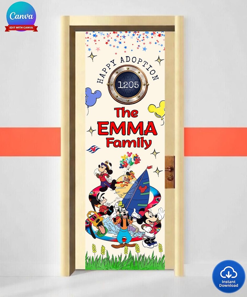 K&ouml;nnte beinhalten: Ein T&uuml;rbanner mit den Worten "Happy Adoption" und "The Emma Family" in Rot. Das Banner zeigt Micky Maus und Freunde auf einem Segelboot, mit blauen und gelben Luftballons. Die Nummer "1205" befindet sich in einem kreisf&ouml;rmigen Rahmen.
