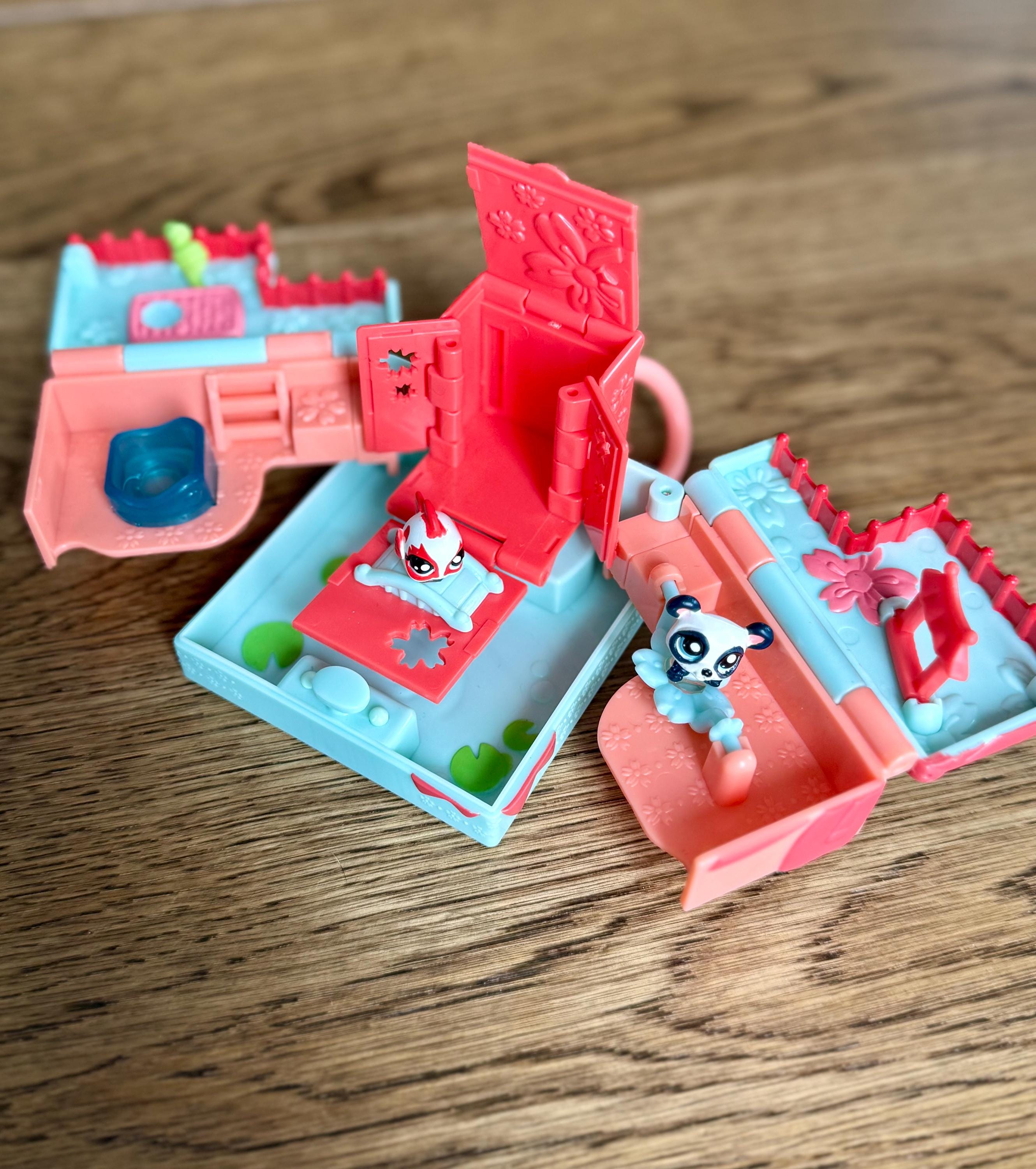 Teeniest Tiniest Littlest Pet Shop LPS | Japanese Garden Pop Out