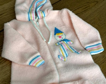 Vintage 1980 Tiny Tots Pink Fleece Baby Sleeper Embroidered Clown – Approx 6 Months / Medium
