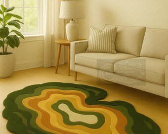Puede incluir: Una alfombra única, en capas, en tonos verdes, amarillos y marrones, que se asemeja a un mapa topográfico. La forma orgánica y la paleta de colores de la alfombra crean una estética natural y terrosa, perfecta para añadir un toque de naturaleza a cualquier espacio habitable.