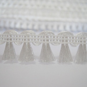 5 yards gebroken witte mini kwast trim, glanzende kwast trim, witte trim, witte kwast trim, groothandel trim, witte kwast franje, kleine kwast, wit
