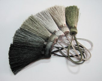 10 pcs Gray Short Tassel