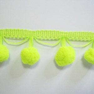 5 Yards Extra Large Neon Green Pom Pom Trim (pom size 2.5 cm), Green Trim, Green pom pom trim, Wholesale, Green pom pom fringe, Jumbo pompom