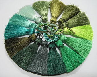 10 pcs Green Short Tassel