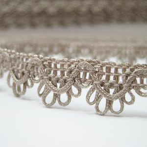 5 yards Warm Gray Lace Trim, Gray Trim, Loop Trim, wholesale trim, looped trim, gray loop trim, loop fringe, scallop lace, scallop trim,gray