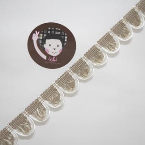 5 yards 5/8" White-Warm Gray Scallop Loop Fringe trim