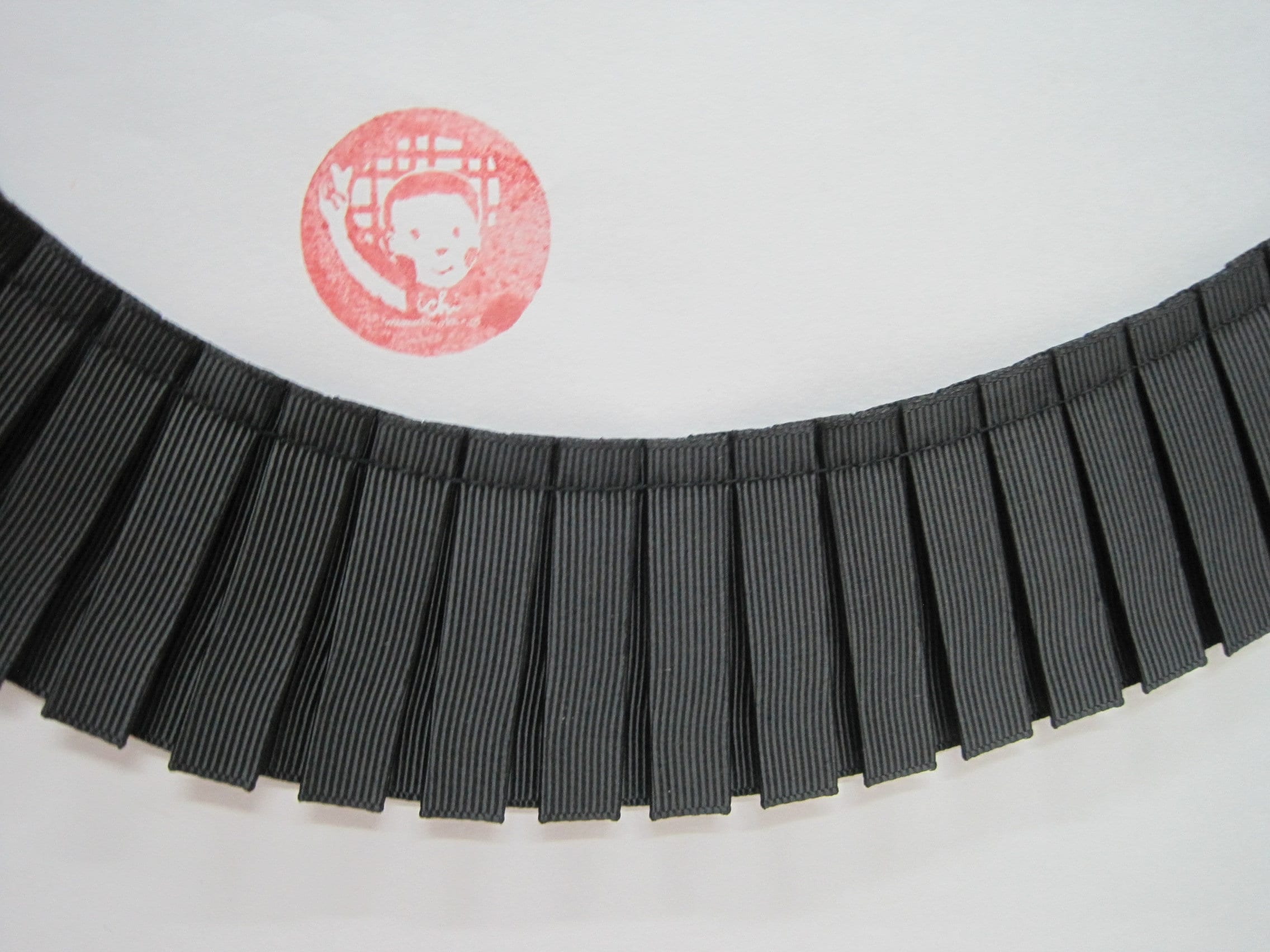 【epine】bare pleats ribbon tieonepiece epine（エピヌ）の「epine lace bare pleats ribbon tieonepiece