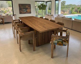 Mesa de comedor de nogal con borde natural, mesa de comedor de madera maciza, mesa de estilo rústico moderno, mesa de comedor grande hecha a mano, mesa de madera a medida