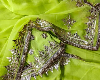 Indischer handgemachter Chiffon Saree, Ungenähte Bluse, ethnische Hochzeitskleidung, Saree mit Bluse