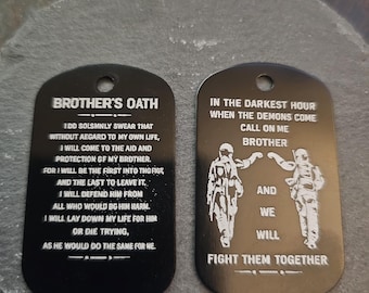 Placa de identificación con el juramento de un hermano / Placa grabada de la Hermandad / Regalo conmemorativo de estilo militar / Texto y colores personalizados