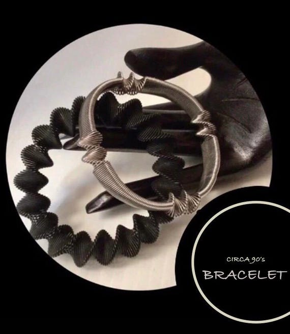 CONTEMPORARY BRACELET bangle style