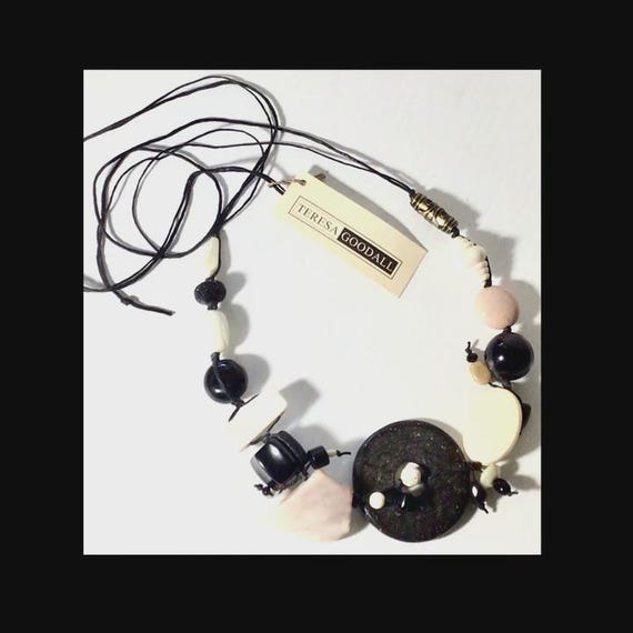 Teresa Goodall AGATHA C necklace NWT 128