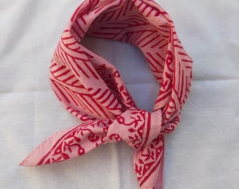 Pañuelo para la cabeza de algodón orgánico con estampado indio.